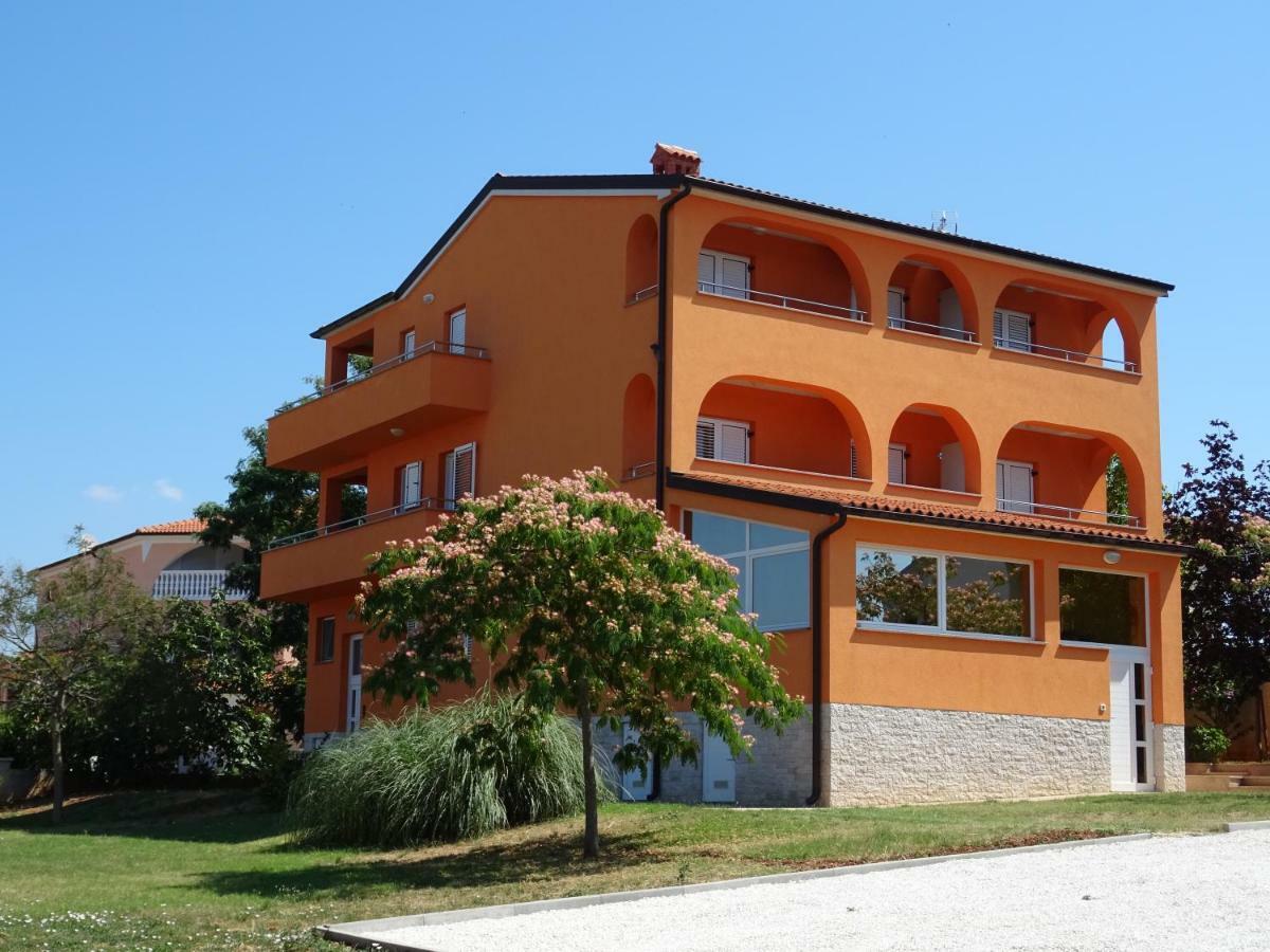 Apartments Orange Medulin Exteriör bild